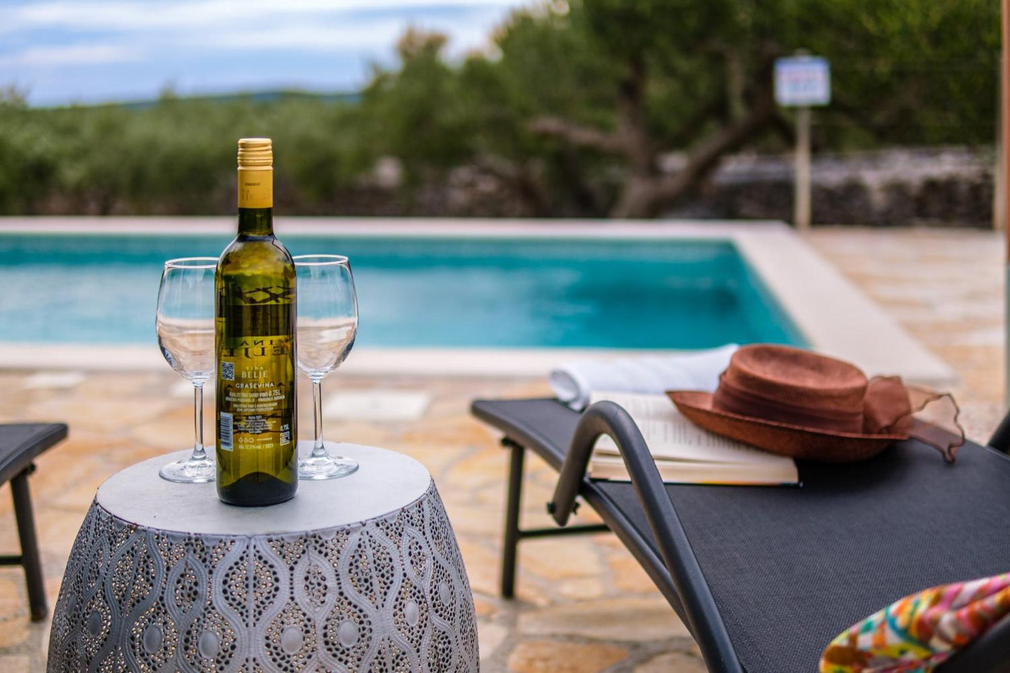 Holiday Home Kuca Sunca Sutivan Ngoại thất bức ảnh